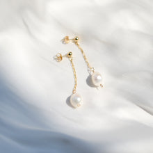 Load image into Gallery viewer, Pearl drop earring | 14k Gold filled, freshwater pearl HE003
